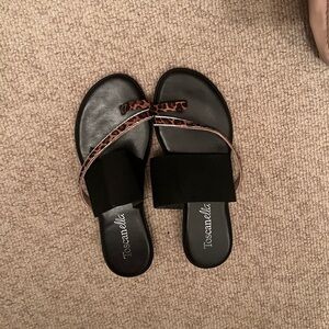 Women’s, super cute sandals. Selling -to big for me.